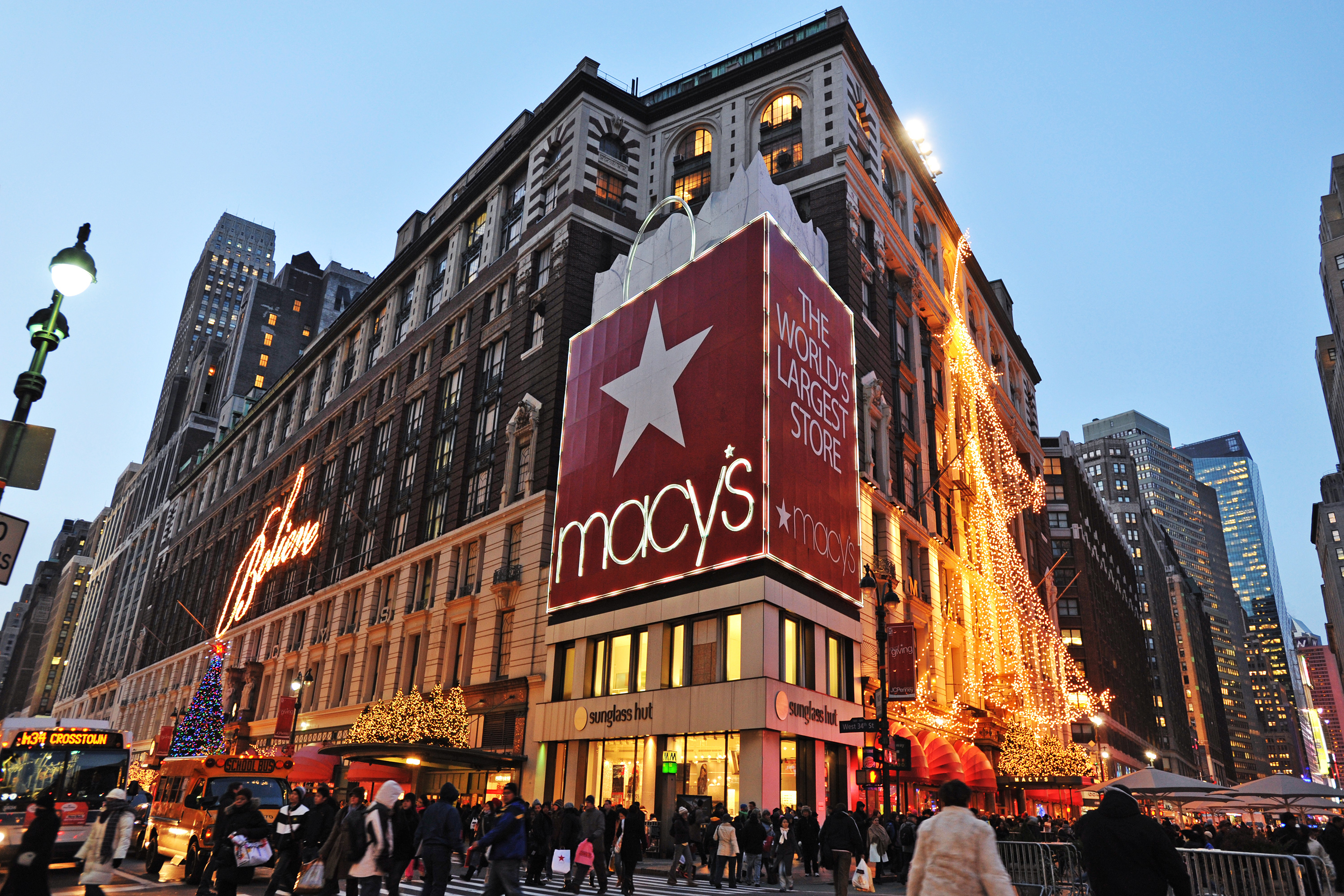 Macy’s Joins Retailers With Good Results